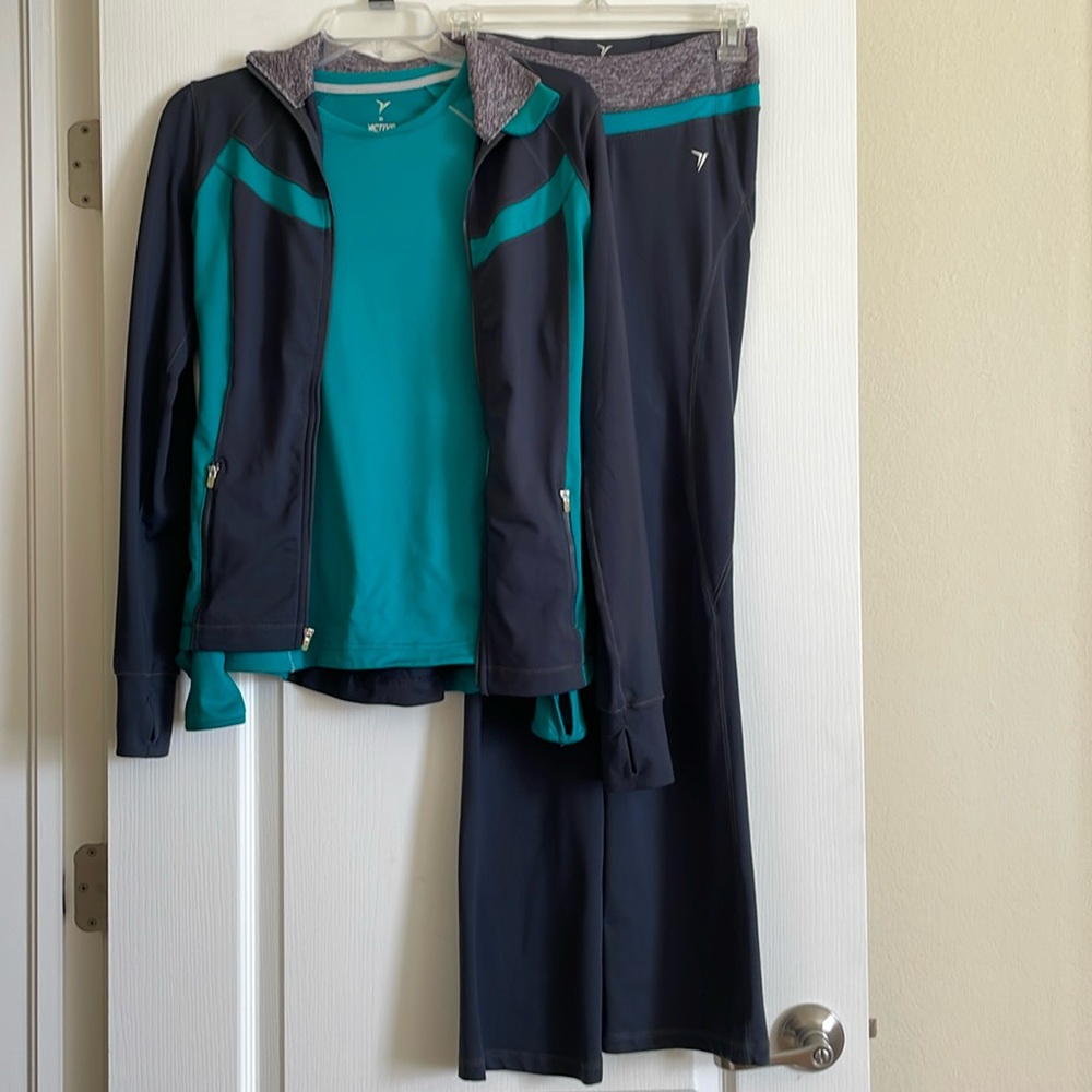 XS Old Navy Active grey & teal tracksuit & long sleeve top